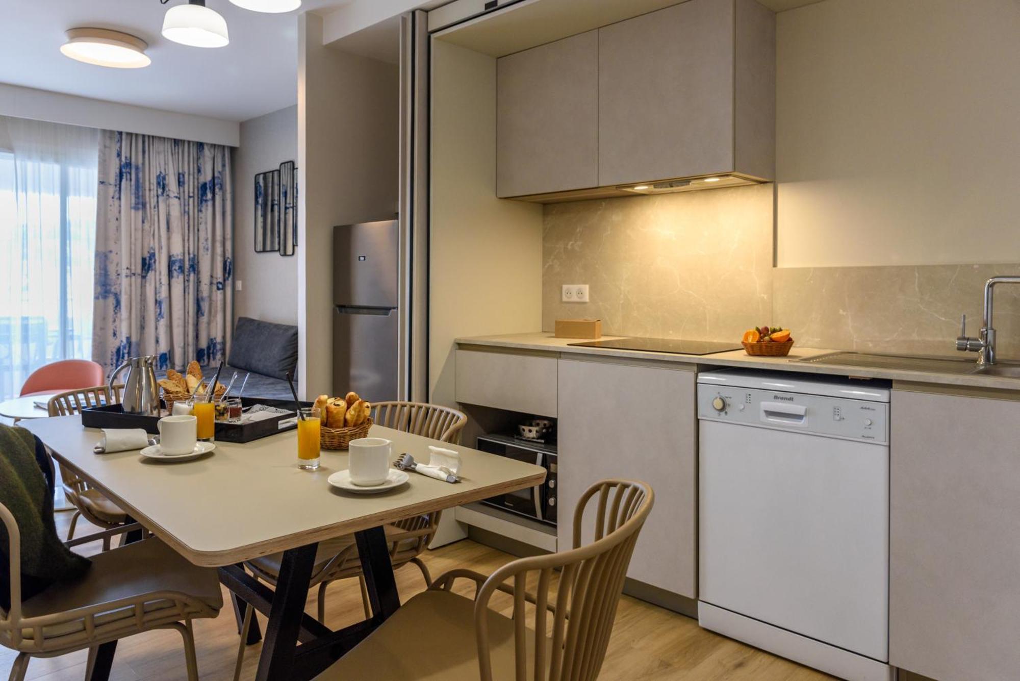 Residence De Tourisme Ajaccio Amiraute מראה חיצוני תמונה